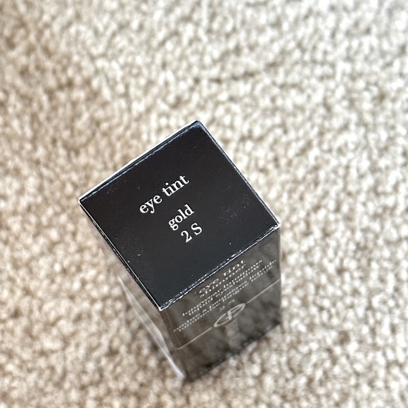 New! Armani Beauty eye tint - Picture 2 of 3